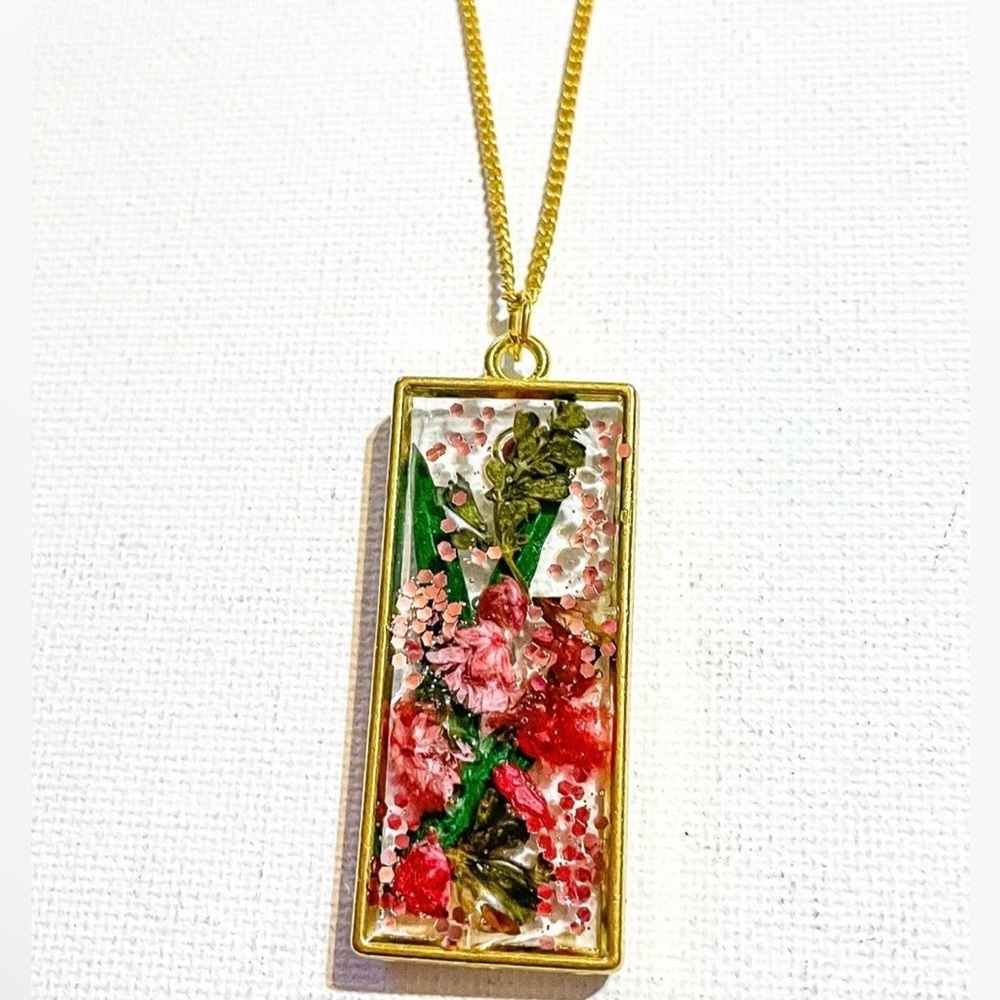 Pressed Flower Rectangular Pendant Necklace